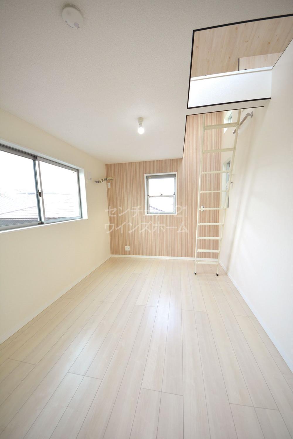 Non-living room. Western-style (11 May 2013) in the space also thrilled children in with shooting loft ☆