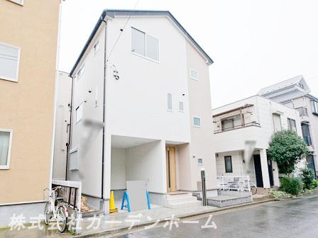 Local appearance photo. Sunny warmth mansion