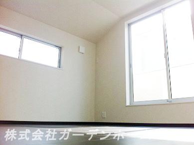 Non-living room. Or Western-style are you feeling in the room of children