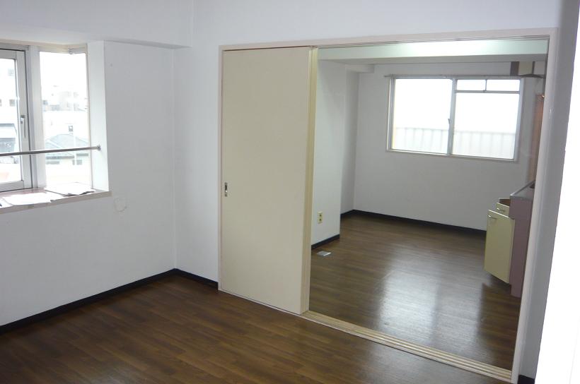 Living and room.  □  ■    JR Keihin Tohoku Line bracken 3 minutes !!   ■  □