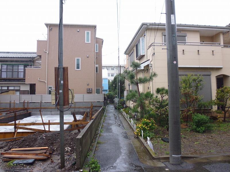 Local photos, including front road. Local (10 May 2013) Shooting