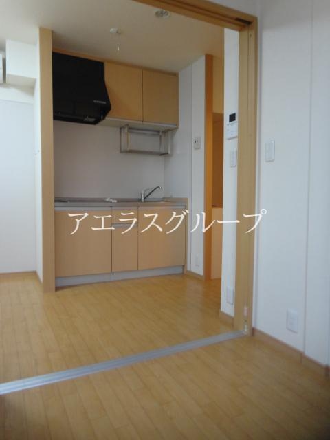 Living and room. Sunshine is pleasant spacious living