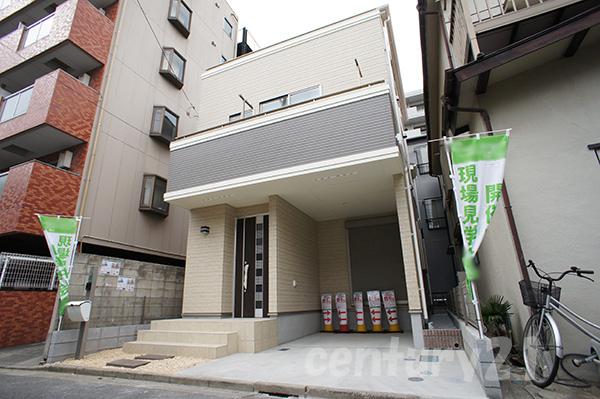 Local photos, including front road. Local (12 May 2013) Shooting