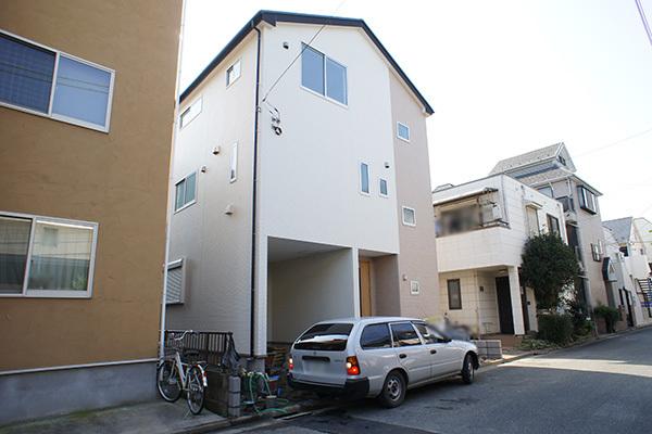 Local photos, including front road. Every day of your laundry happy comfortable in the south balcony