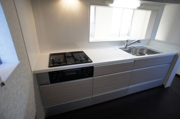 Kitchen. Face-to-face kitchen can feel your family close