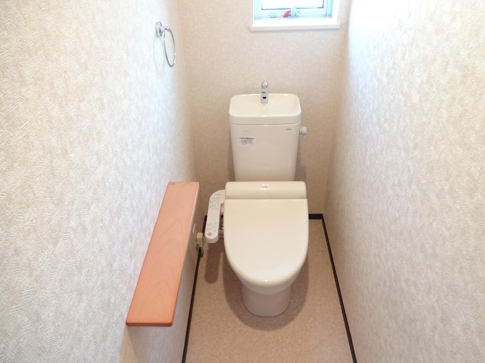 Toilet. Indoor (12 May 2013) Shooting