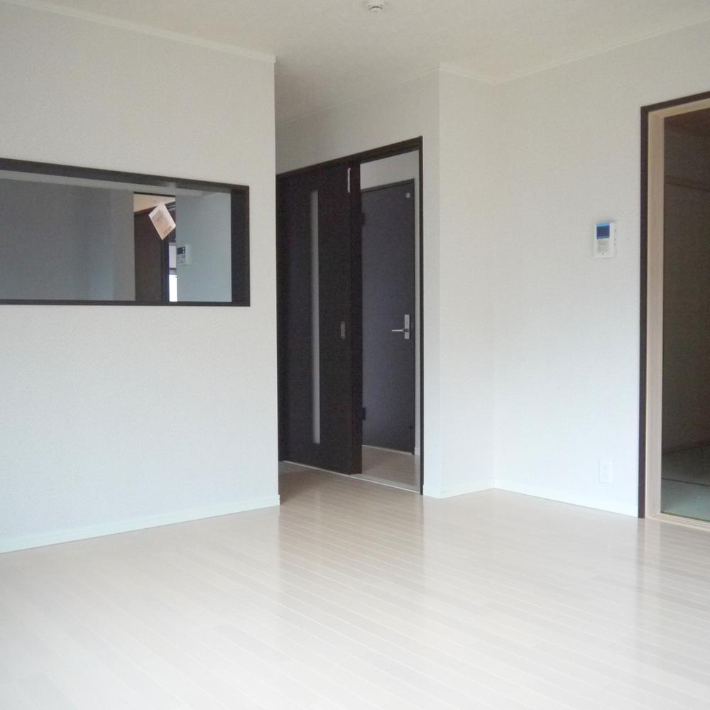 Same specifications photos (living). (3 Building) same specification