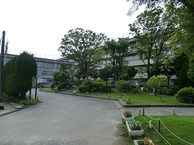 Junior high school. Warabishiritsu 1009m to the second junior high school