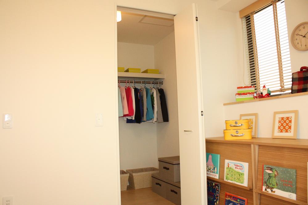 Non-living room. Local (12 May 2013) Shooting