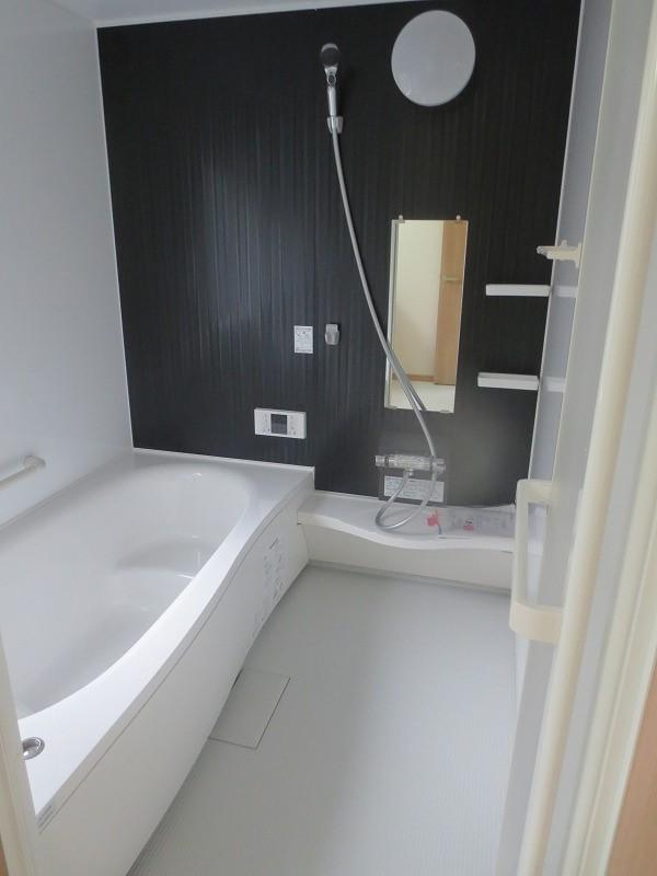 Bathroom. Local (12 May 2013) Shooting