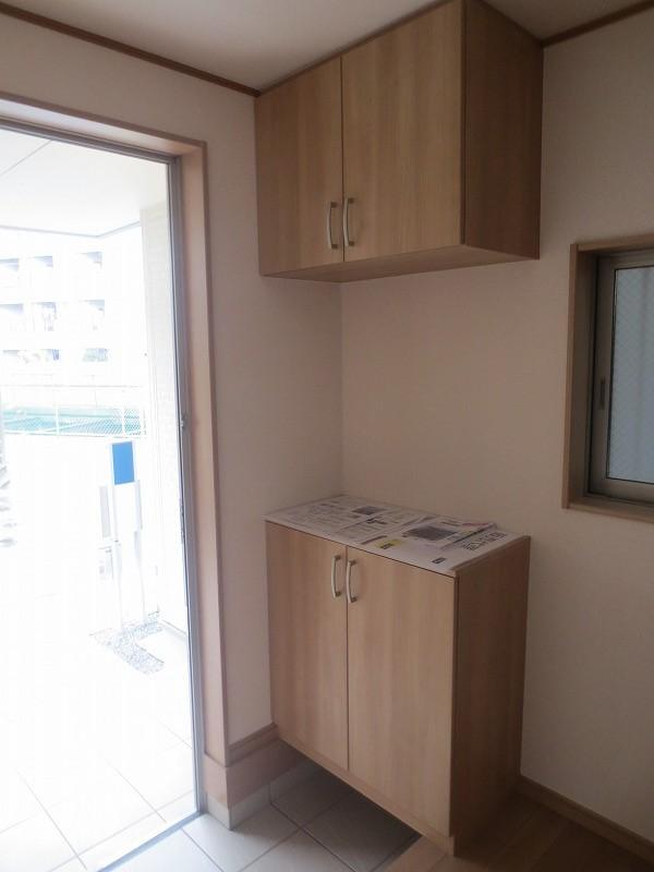 Entrance. Local (12 May 2013) Shooting