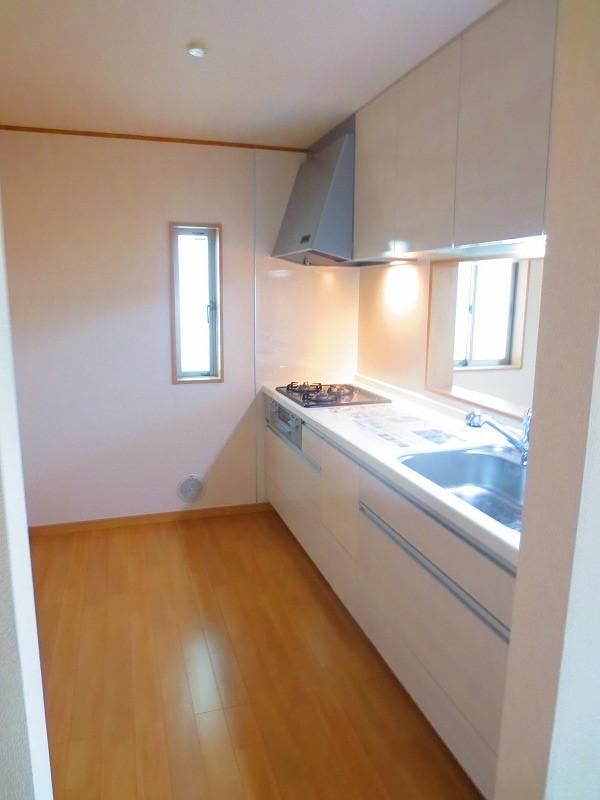 Kitchen. Local (12 May 2013) Shooting