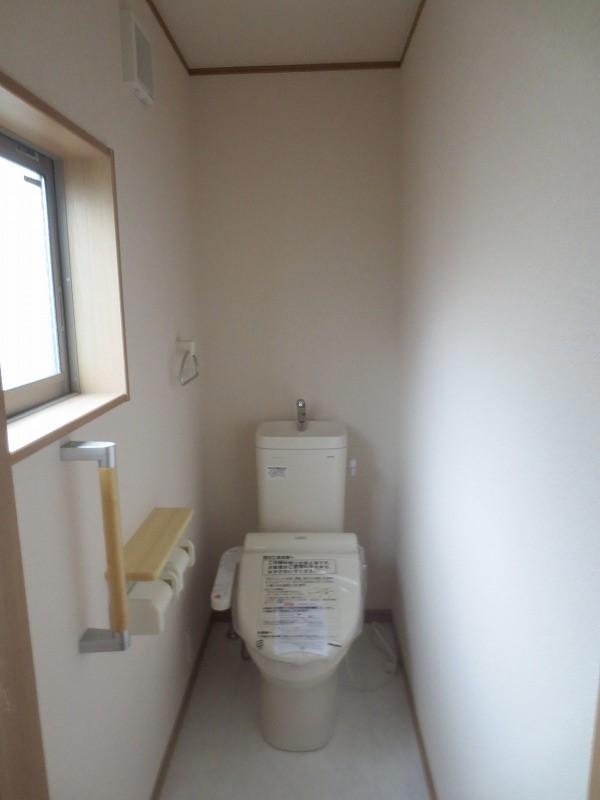 Toilet. Local (12 May 2013) Shooting