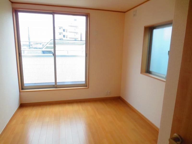 Non-living room. Local (12 May 2013) Shooting