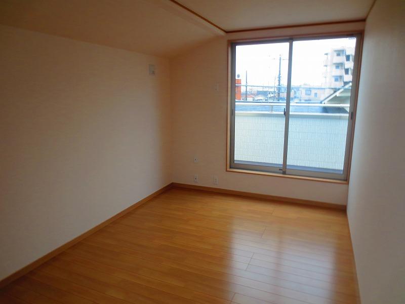 Non-living room. Local (12 May 2013) Shooting