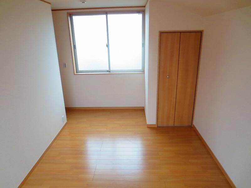 Non-living room. Local (12 May 2013) Shooting