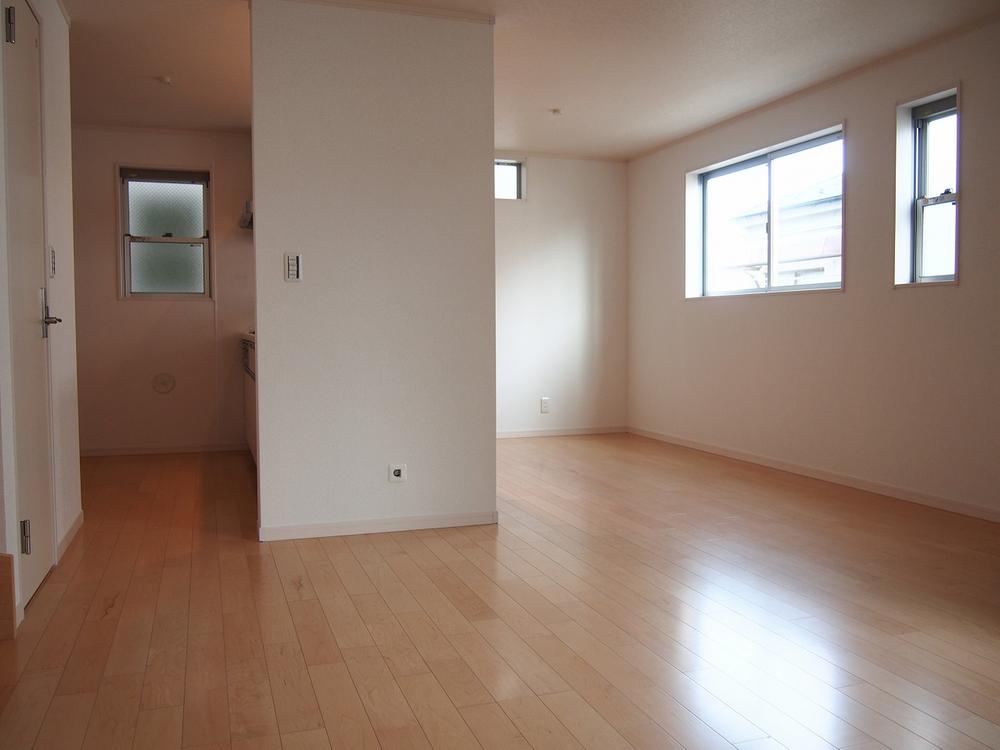 Living. Spacious living room