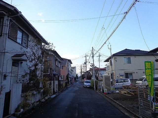 Local photos, including front road. Local (12 May 2013) Shooting