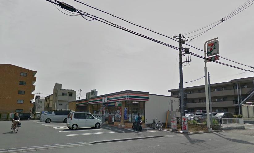 Convenience store. Seven-Eleven A 5-minute walk