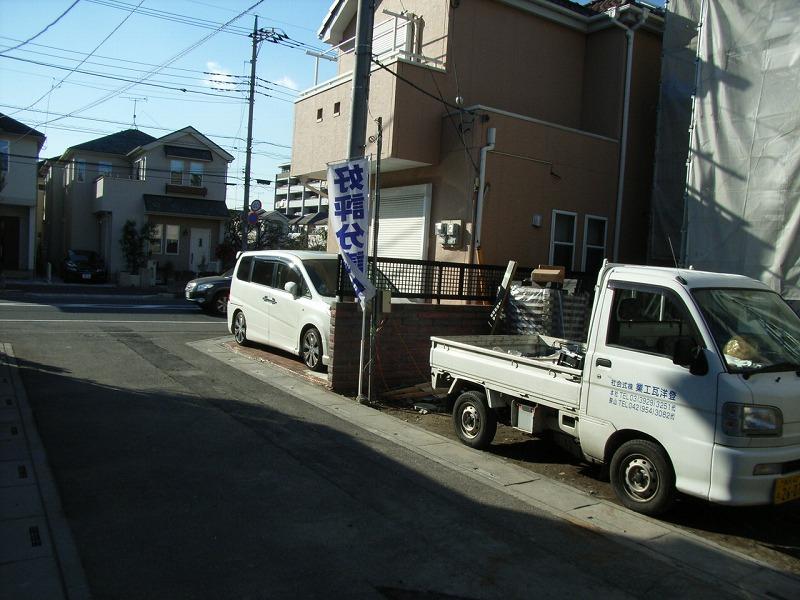 Local photos, including front road. Local (12 May 2013) Shooting