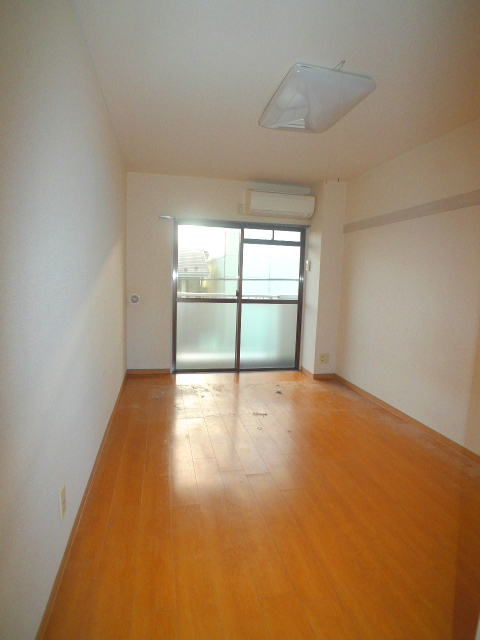 Other. Image (another in Room photo)