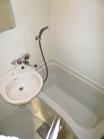 Bath. bath ・ It is another toilet