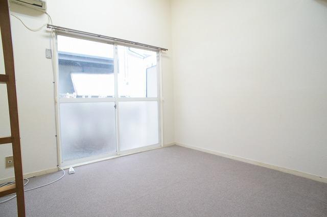 Living and room. Indoor image (photo separate room)