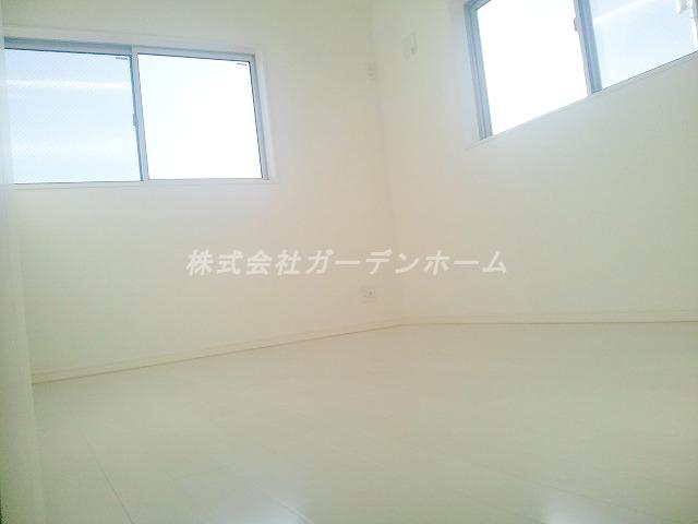 Non-living room. Indoor (11 May 2013) Shooting