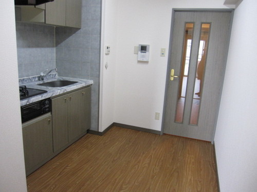 Balcony. Kitchen (about 4.1 tatami mats)