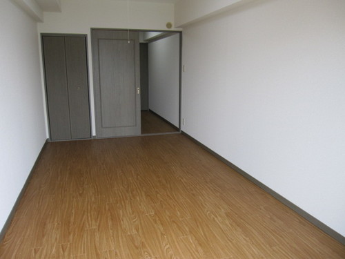 Security. Western-style (about 8.2 tatami mats)