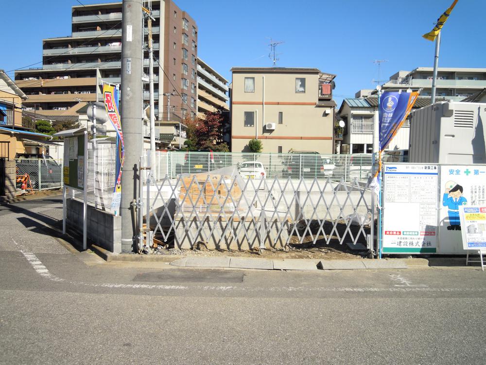 Local appearance photo. Local (11 May 2013) Shooting