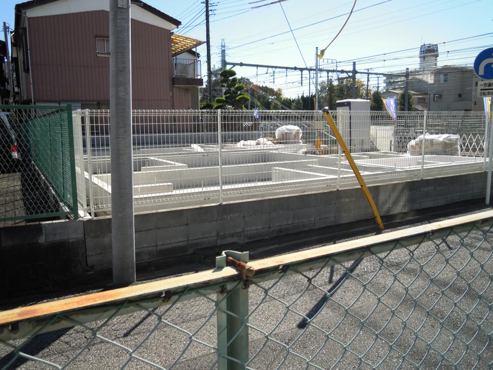 Local appearance photo. Local (11 May 2013) Shooting