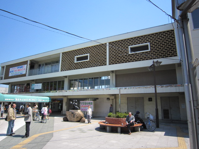 Other. 858m until bracken Station (Other)