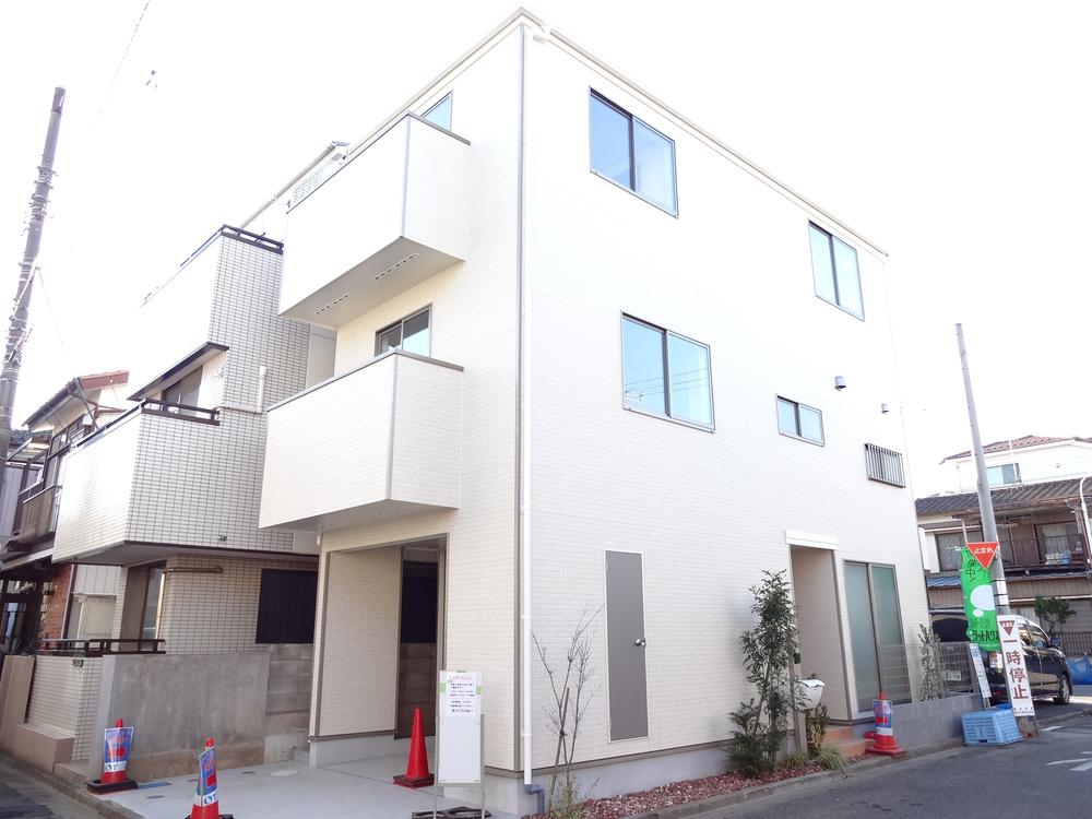 Local appearance photo. Local (12 May 2013) Shooting