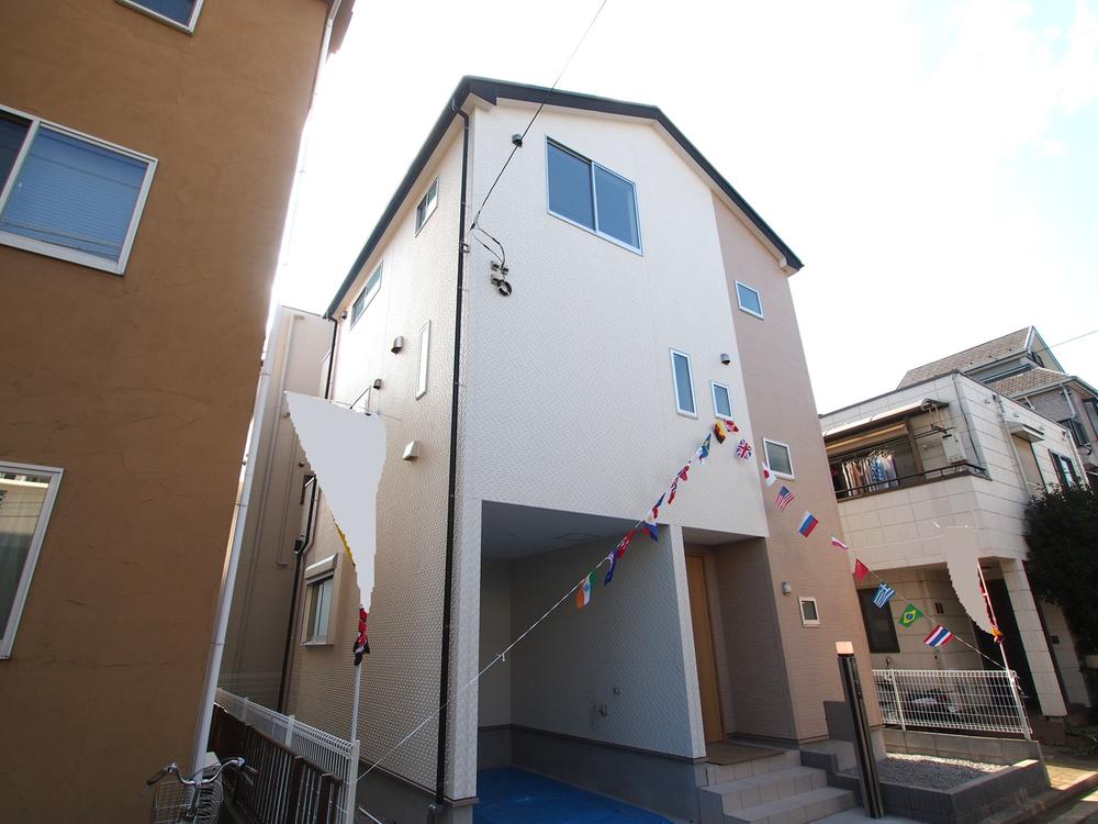 Local appearance photo. Local (11 May 2013) Shooting