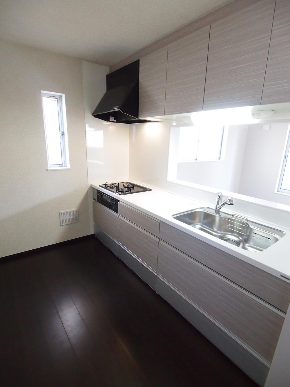 Kitchen. Local (11 May 2013) Shooting