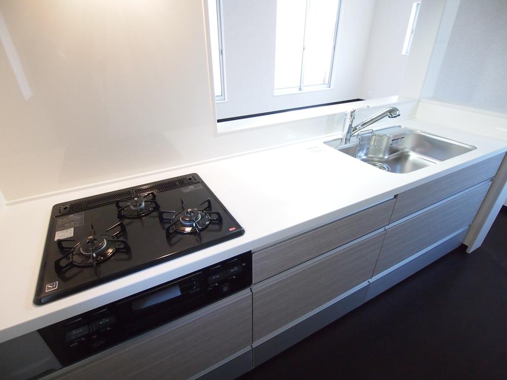 Kitchen. Local (11 May 2013) Shooting