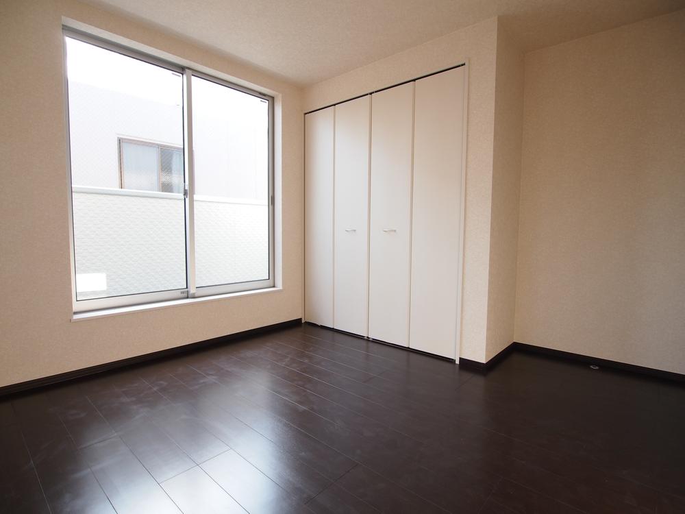 Non-living room. Local (11 May 2013) Shooting