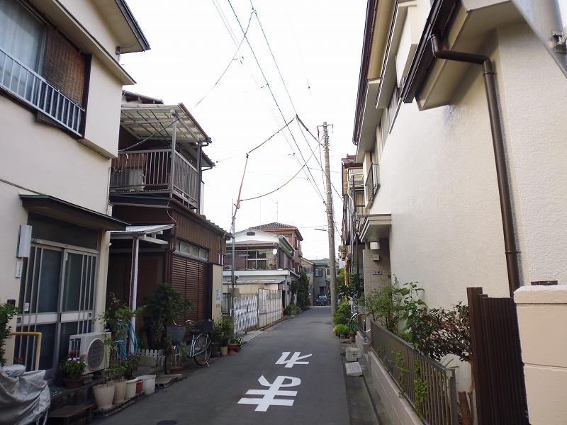 Local photos, including front road. Local (September 2013) Shooting