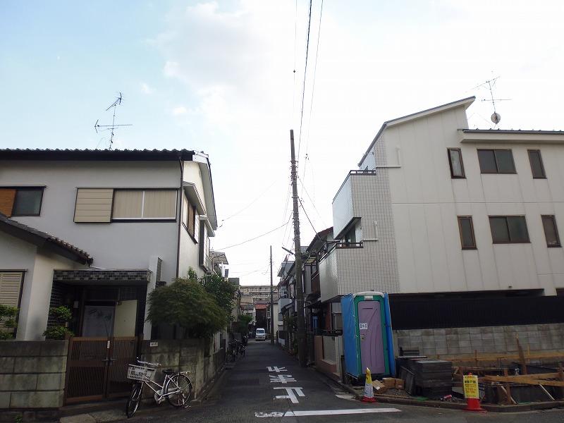 Local photos, including front road. Local (September 2013) Shooting