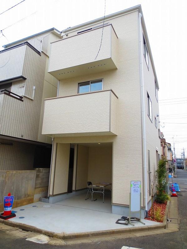 Local appearance photo. Local (12 May 2013) Shooting