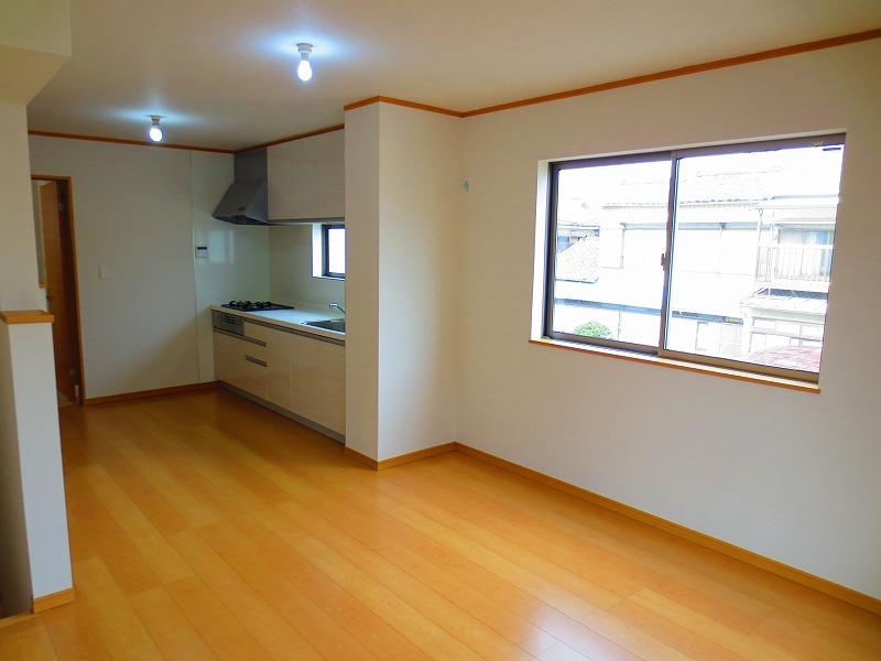 Living. Local (12 May 2013) Shooting