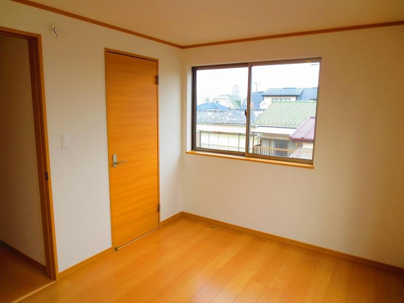 Non-living room. Local (12 May 2013) Shooting