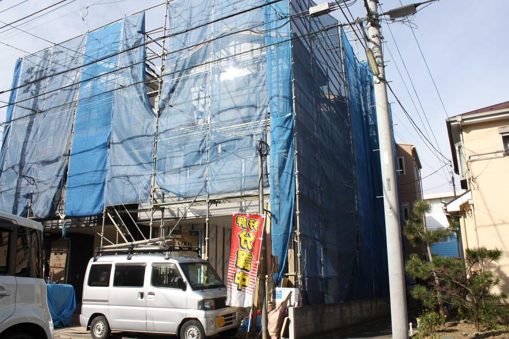 Local appearance photo. Local (12 May 2013) Shooting