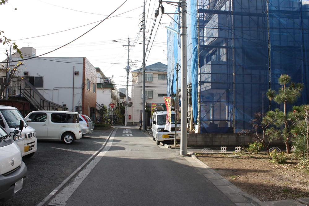 Local photos, including front road. Local (12 May 2013) Shooting