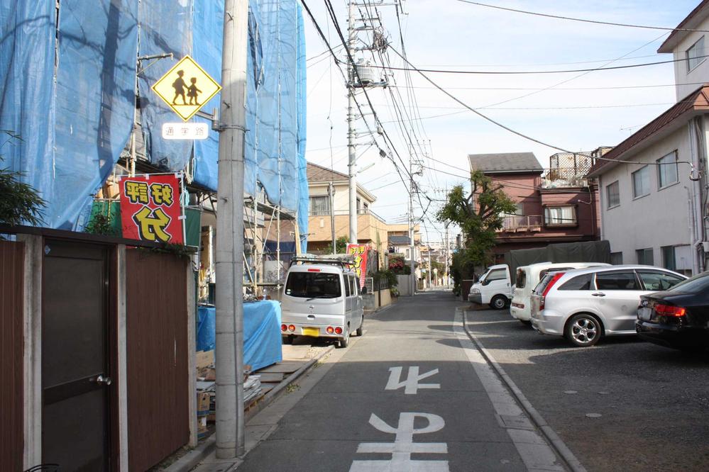 Local photos, including front road. Local (12 May 2013) Shooting