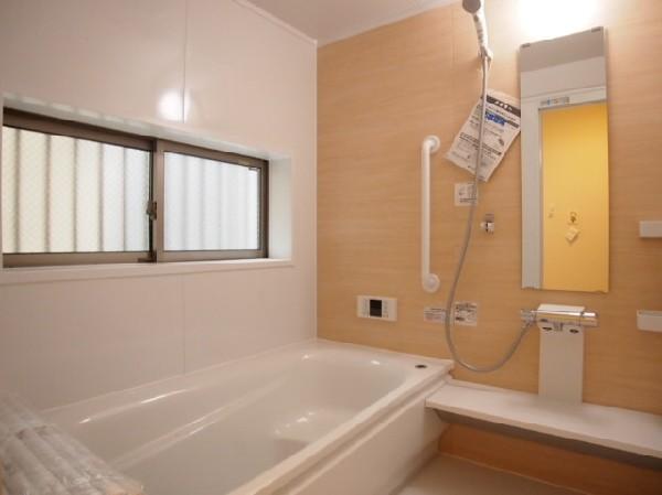 Bathroom. High-efficiency water heater with a bathroom with excellent consumption efficiency of energy. 