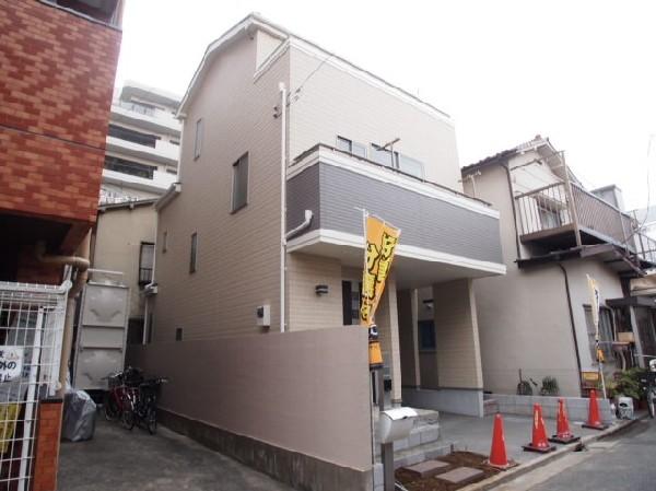 Local appearance photo. In the performance evaluation report, Seismic grade ・ Typhoon grade ・ Degradation measures grade ・ Formaldehyde divergence grade ・ Real rights of the peace of mind that has acquired the maintenance measures grade