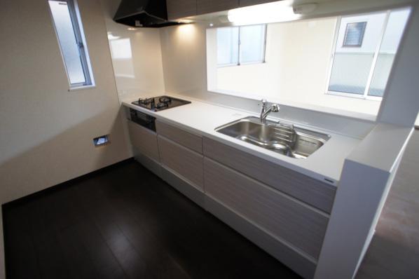 Kitchen. Face-to-face kitchen where you can enjoy a conversation with your family, even while cooking Indoor (11 May 2013) Shooting