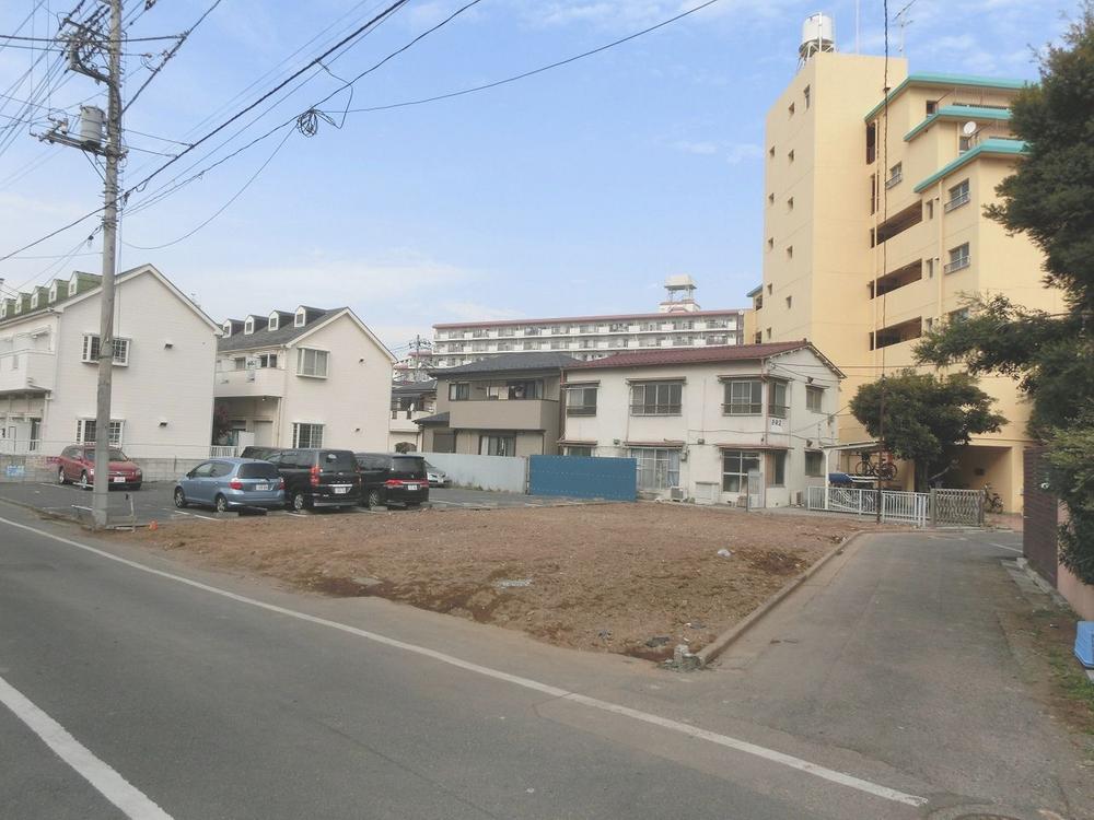 Local photos, including front road. Local (January 2014) Shooting